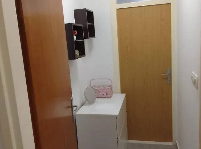 Italiano Apartment *